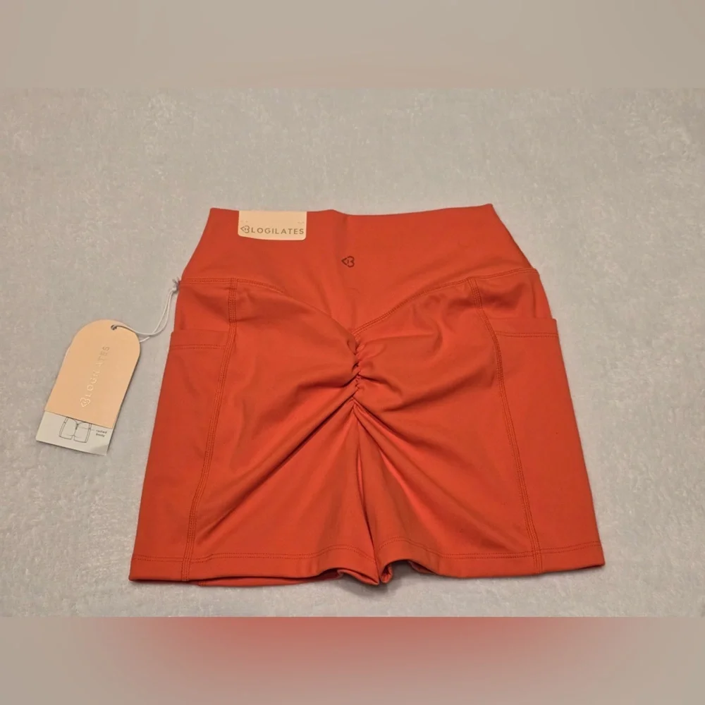 Blogilates Crisscross Scrunch Butt Orange Shorts NWT Women’s Small